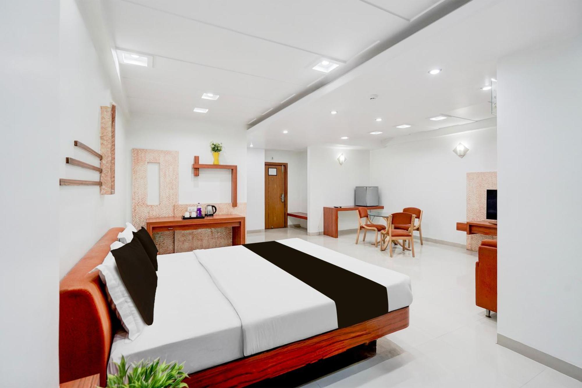 Super Townhouse Mg Road Porbandar Formerly Hotel Harmony Εξωτερικό φωτογραφία