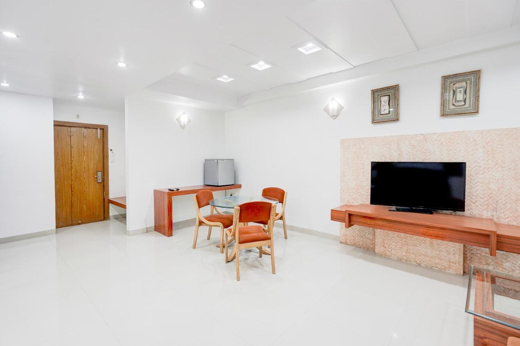Super Townhouse Mg Road Porbandar Formerly Hotel Harmony Εξωτερικό φωτογραφία