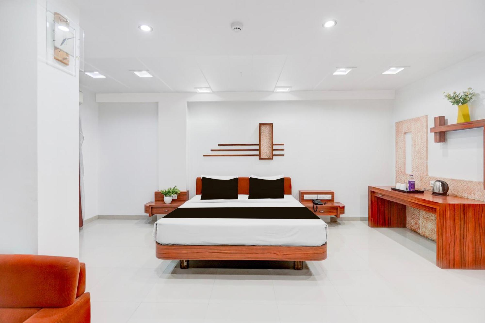 Super Townhouse Mg Road Porbandar Formerly Hotel Harmony Εξωτερικό φωτογραφία